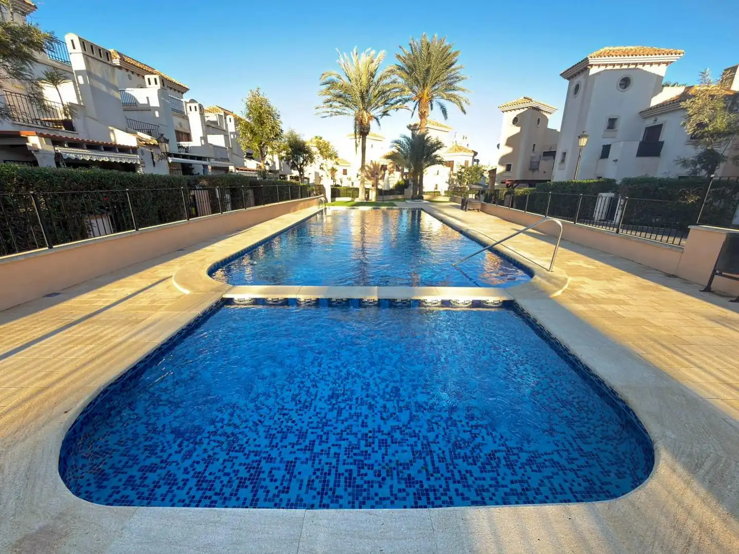 Schwimmbecken von Haus oder Chalet zum Verkauf in Algorfa mit Privatgarten, Terrasse und Balkon