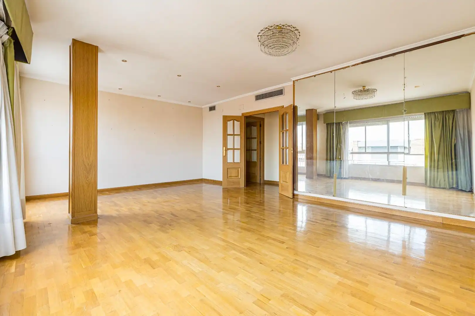 Sala d'estar de Pis en venda en Murcia amb Aire condicionat i Parquet