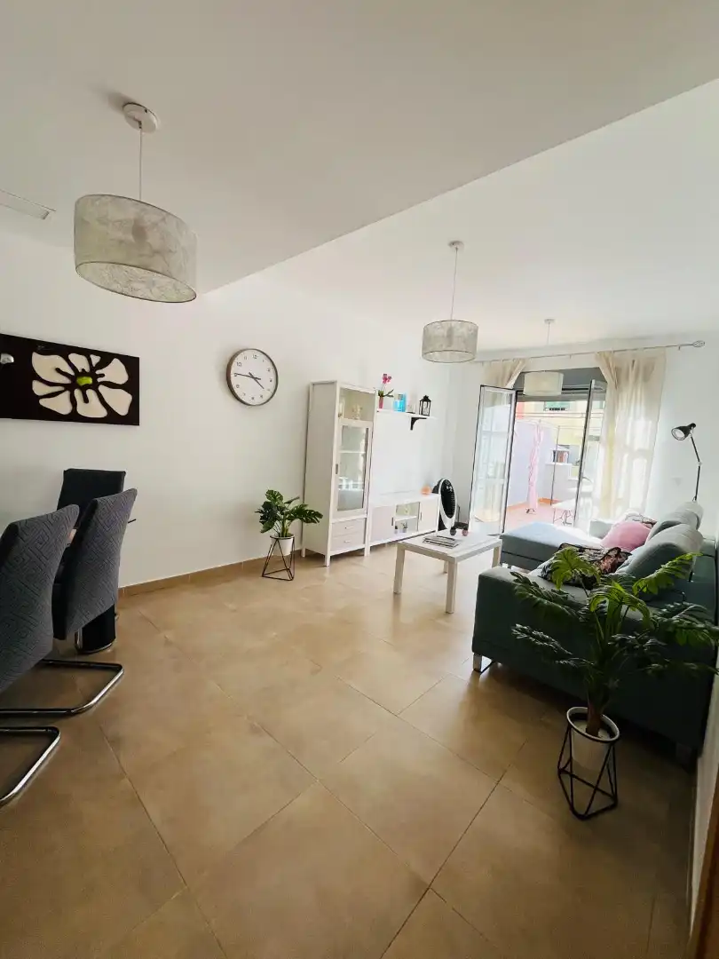 Sala d'estar de Casa adosada en venda en Vélez-Málaga amb Aire condicionat i Terrassa