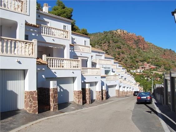 Exterior view of Single-family semi-detached to rent in Sagunto / Sagunt  with Air Conditioner, Heating and Private garden