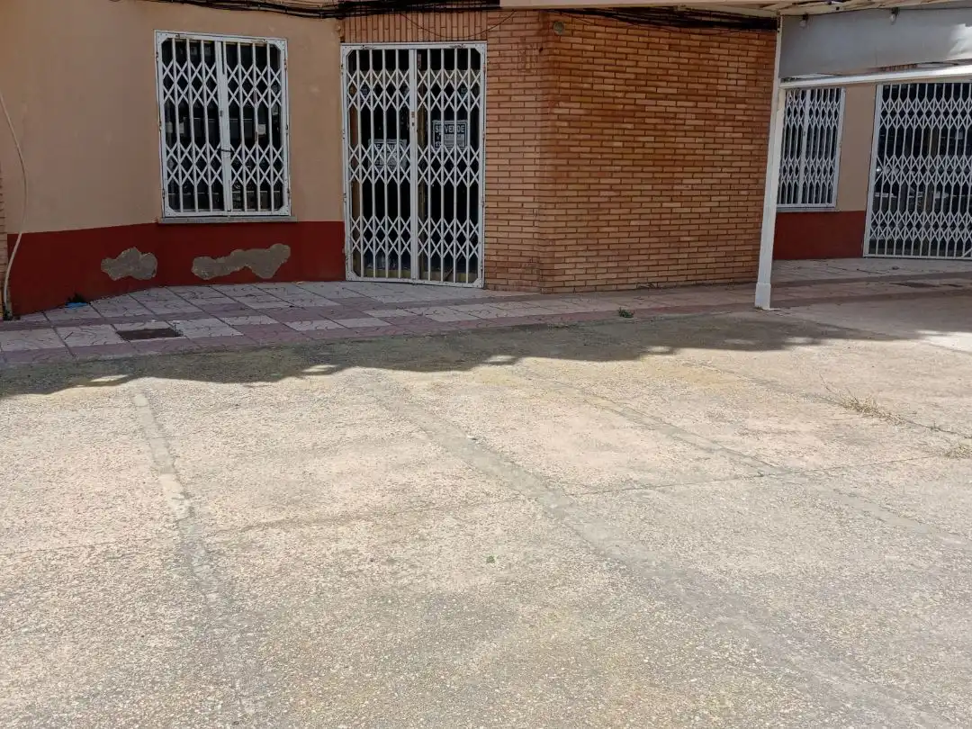 Business premises for sale in emili vendrell 3, imagen 7