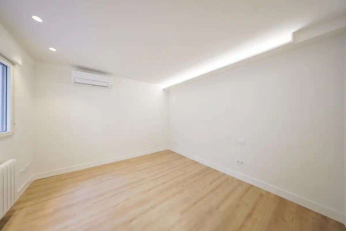 Erdgeschoss zum Verkauf in Madrid mit Klimaanlage, Heizung und Terrasse