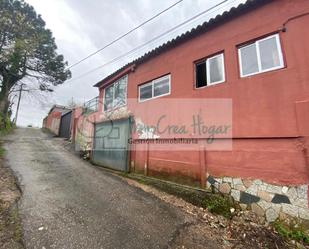 Vista exterior de Casa adosada en venda en Vigo  amb Calefacció, Terrassa i Traster