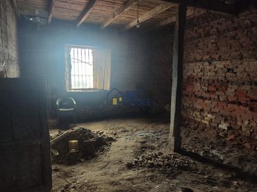 Casa en venda a Sariegos