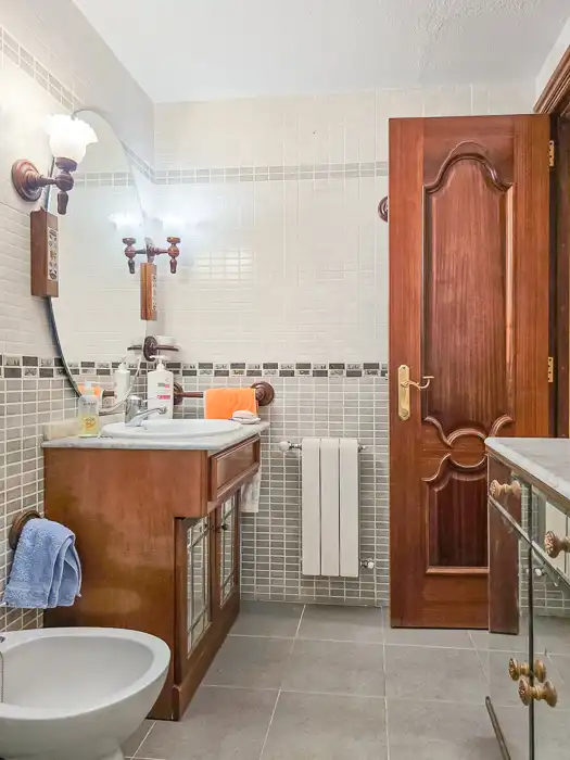 Badezimmer von Wohnung zum Verkauf in San Sebastián de los Reyes mit Klimaanlage, Heizung und Parkett