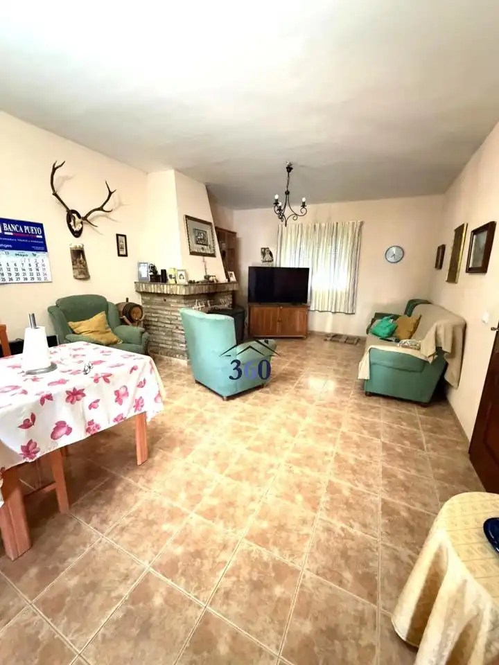 Wohnzimmer von Country house zum Verkauf in Cáceres mit Privatgarten, Terrasse und Schwimmbad