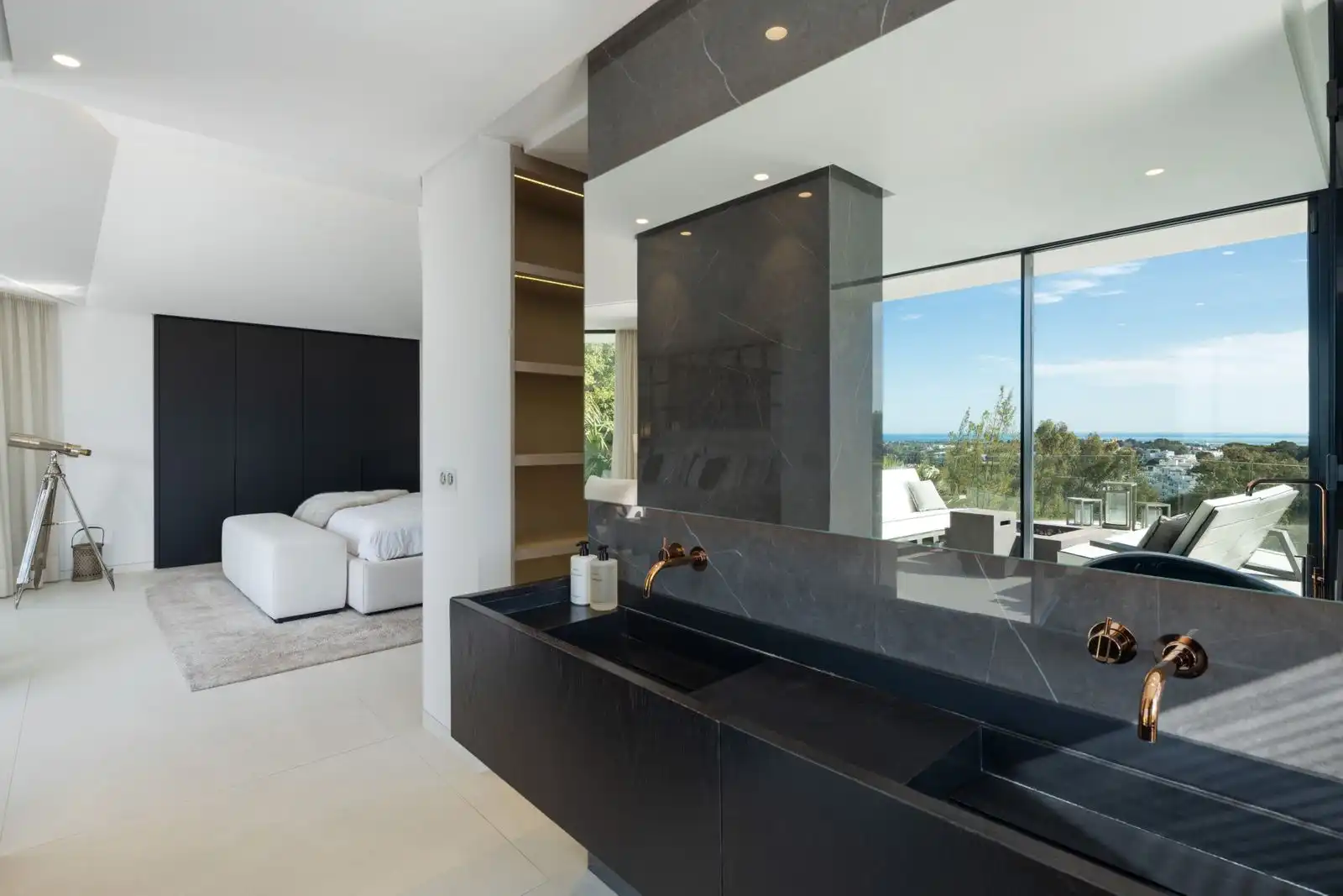 Chalet con piscina en venta en Calle Halcon Peregrino 18, imagen 16