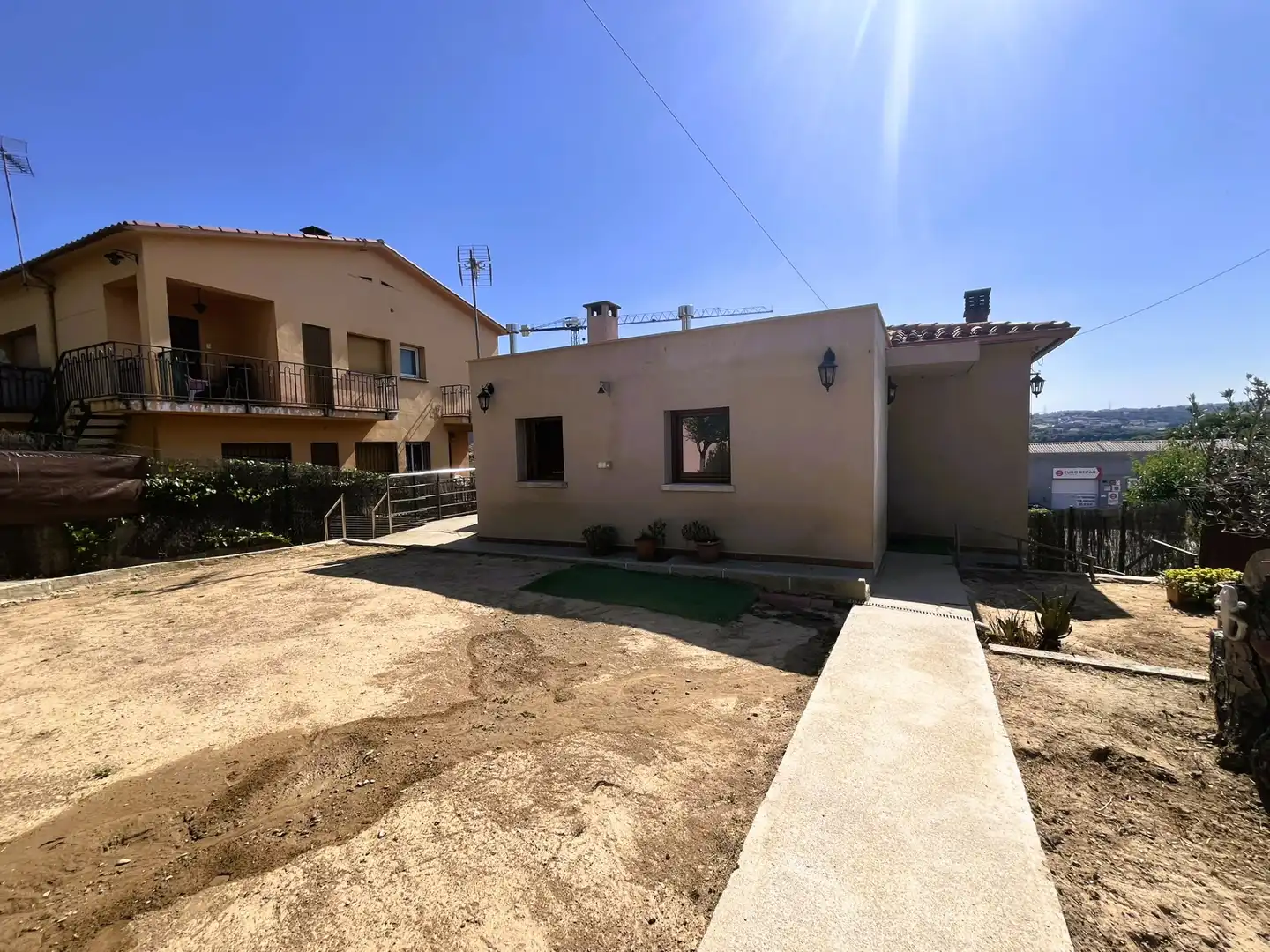 Vista exterior de Casa o chalet en venta en Palau-solità i Plegamans con Aire acondicionado, Calefacción y Jardín privado