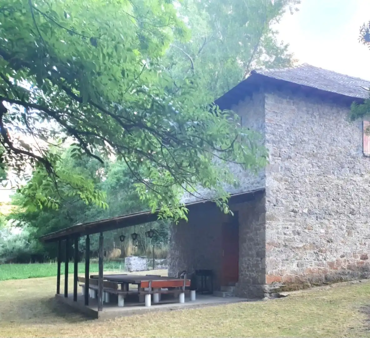 Vista exterior de Casa o chalet en venta en Cabrillanes con Calefacción, Jardín privado y Terraza