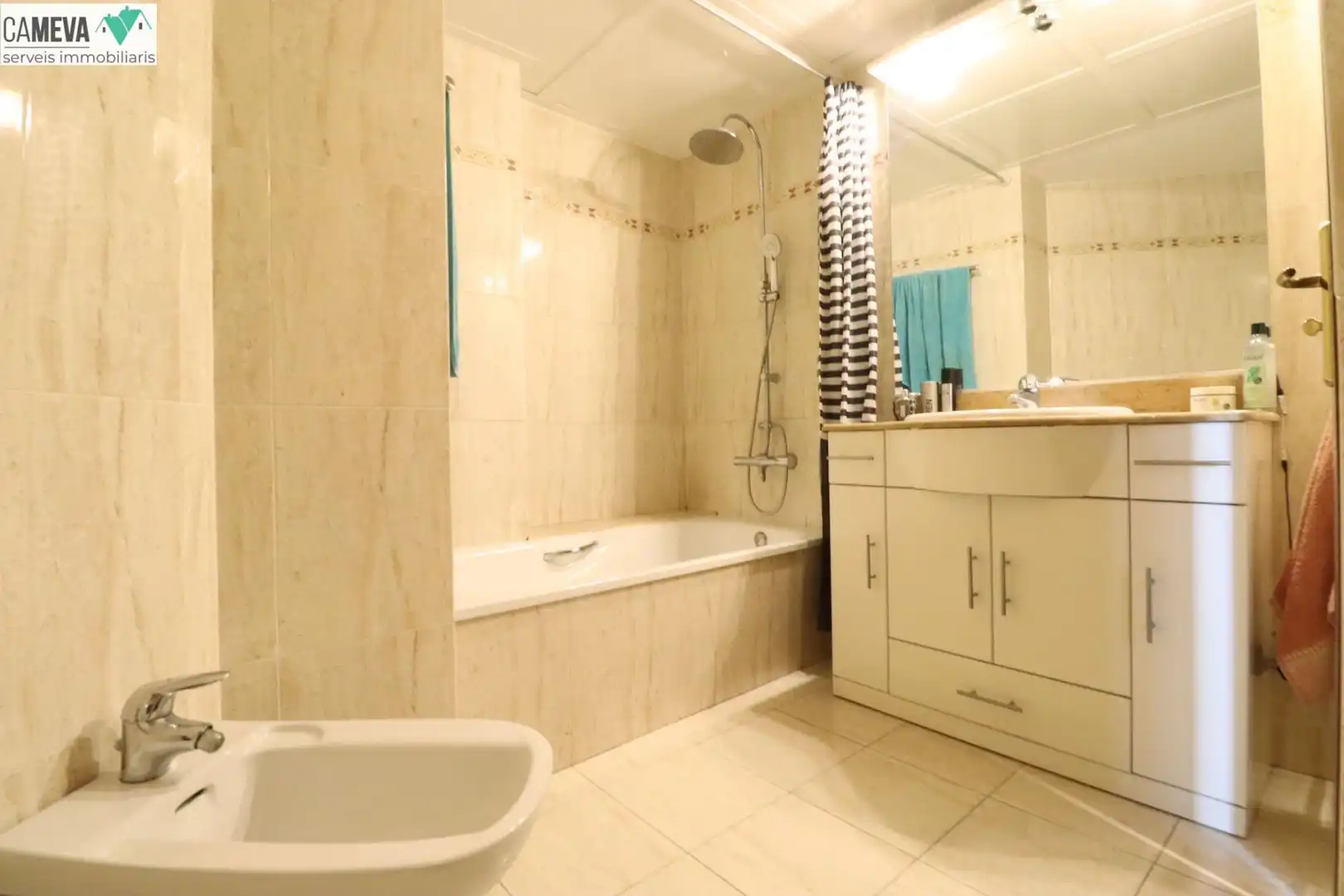 Baño de Piso en venta en Sabadell con Calefacción, Trastero y Amueblado