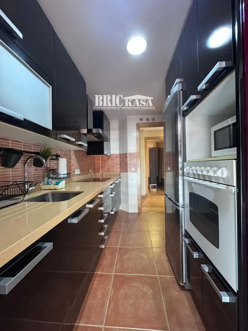 Kitchen of Flat for rent in Cáceres  with Air Conditioner, Heating and Terrace