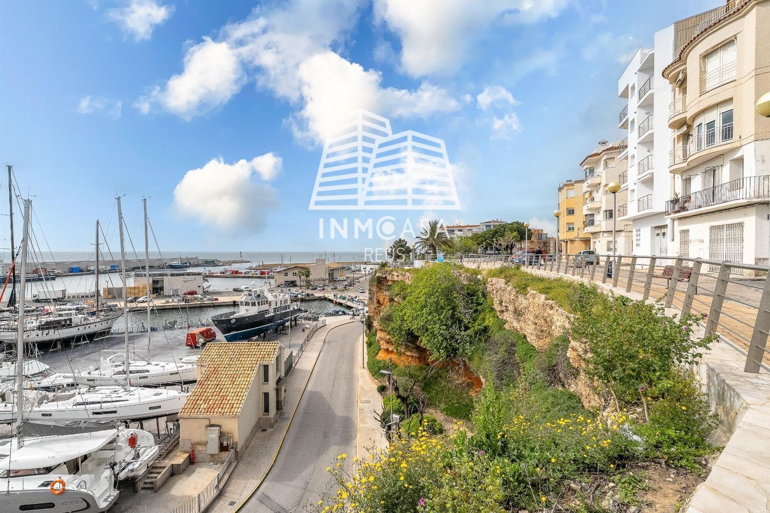 Vista exterior de Casa o xalet en venda en L'Ametlla de Mar  amb Terrassa