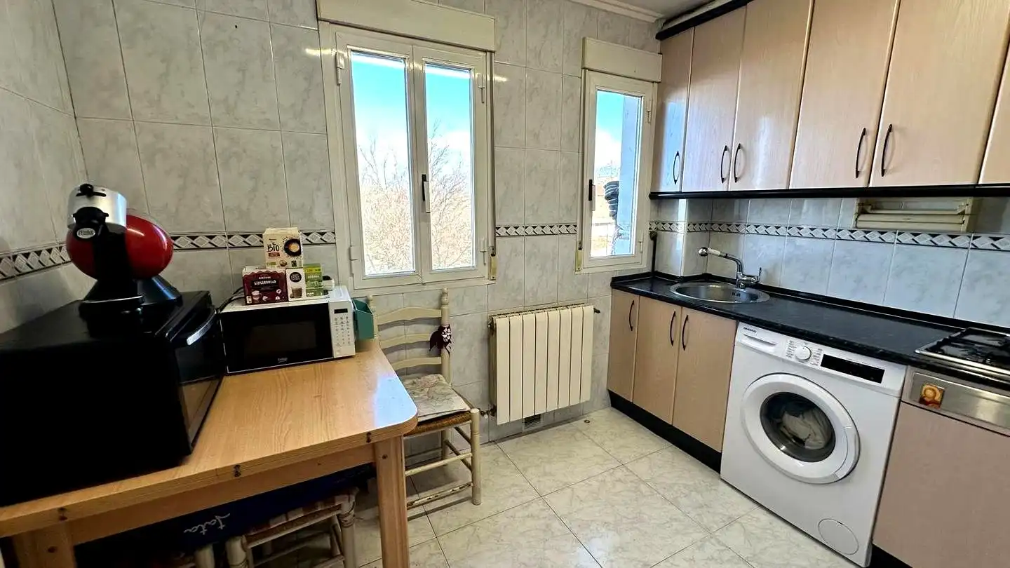 Cuina de Apartament en venda en  Logroño amb Calefacció i Parquet