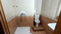 Bathroom of Flat for sale in Barberà del Vallès