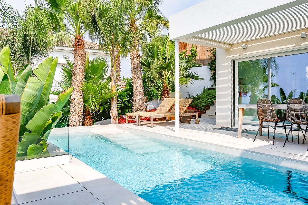 Swimming pool of House or chalet to rent in Sitges  with Air Conditioner, Heating and Swimming Pool
