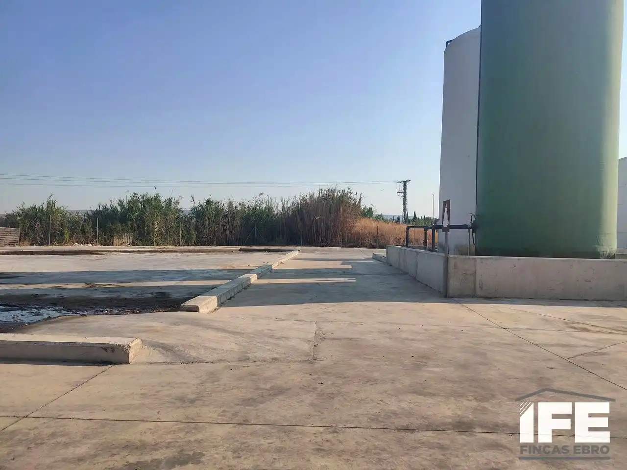Vista exterior de Nau industrial de lloguer en Alagón