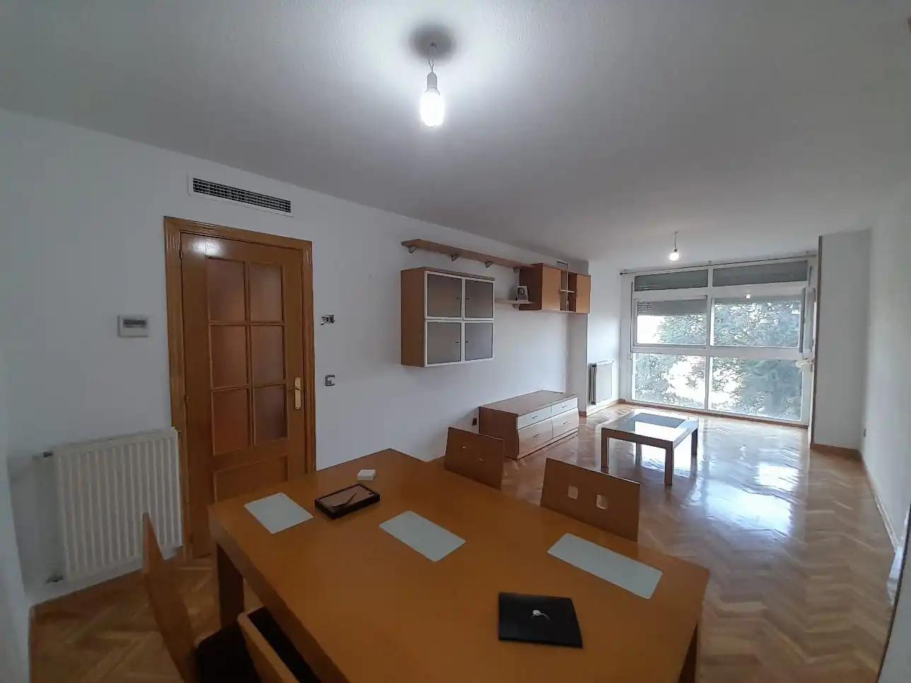 Living room of Flat for sale in Madrid  with Air Conditioner, Heating and Parquet flooring