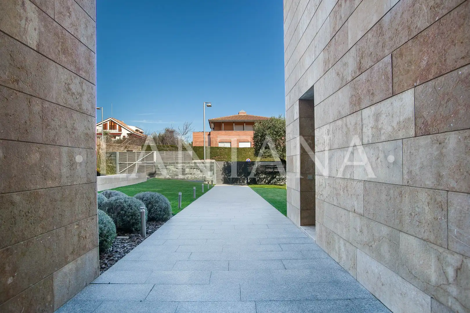 Jardín de Casa o chalet en venta en Barcelona con Aire acondicionado, Calefacción y Jardín privado