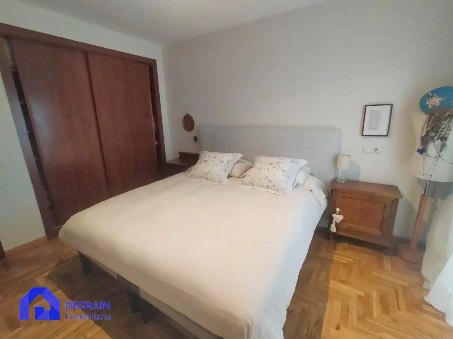 Schlafzimmer von Einfamilien-Reihenhaus zur Miete in Llanera mit Heizung, Privatgarten und Parkett