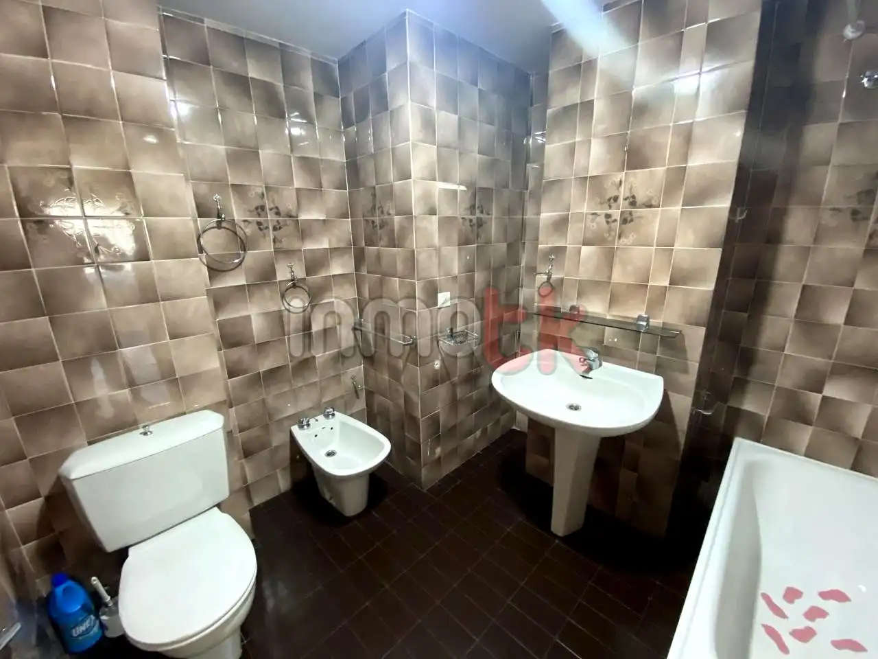 Badezimmer von Wohnung zum Verkauf in A Coruña Capital  mit Heizung und Abstellraum