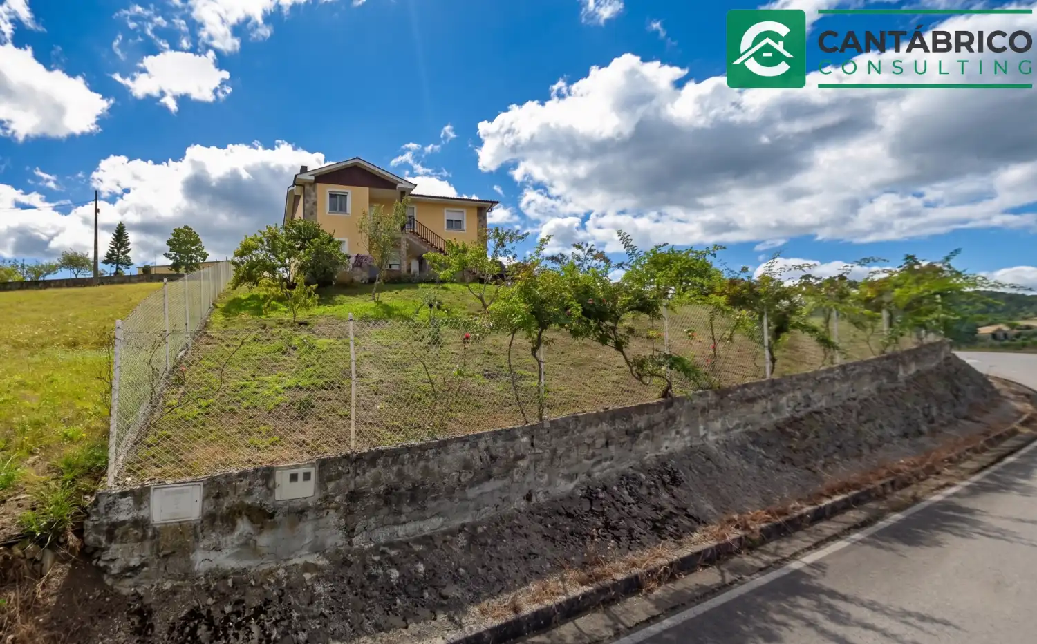 Exterior view of Houses for sale in Navia  with Heating and Furnished