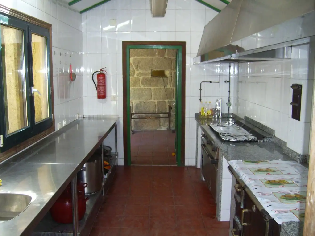 Cuina de Casa o xalet en venda en Leiro amb Parquet