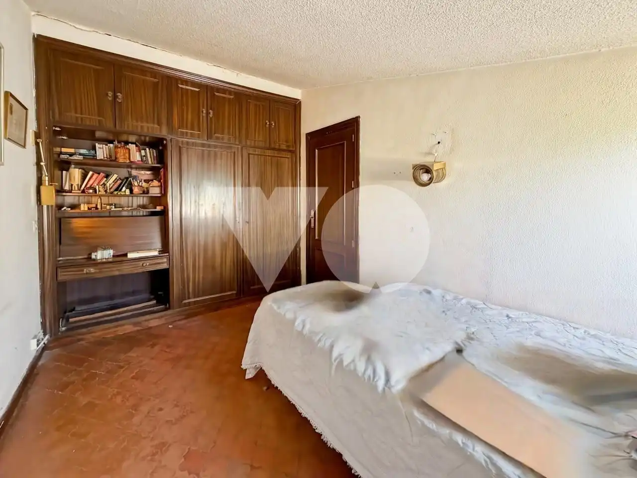 Dormitori de Casa o xalet en venda en Madrid amb Calefacció, Jardí privat i Parquet