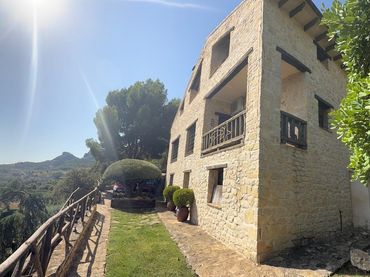 Detached house with garden for sale in Confrides
