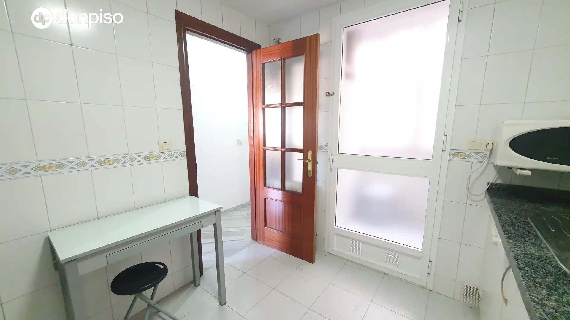 Flat for rent in Granada  with Air Conditioner, Heating and Terrace