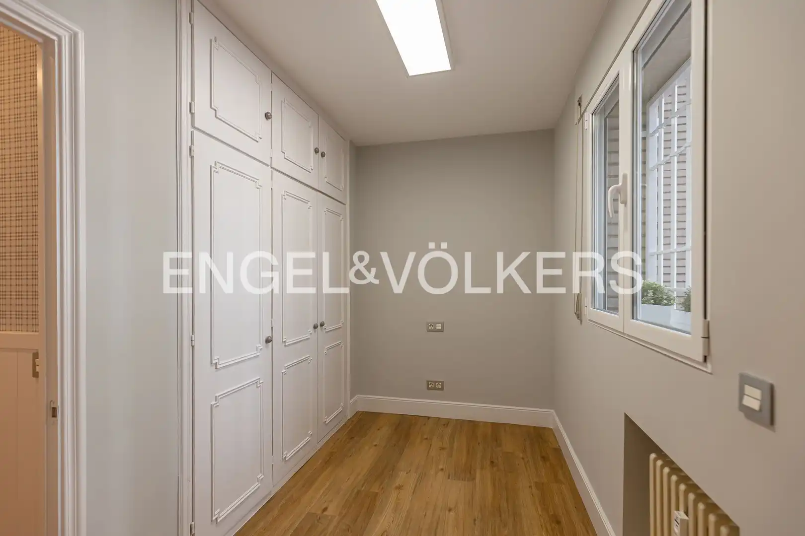 Piso en venta en Madrid con Calefacción, Terraza y Trastero