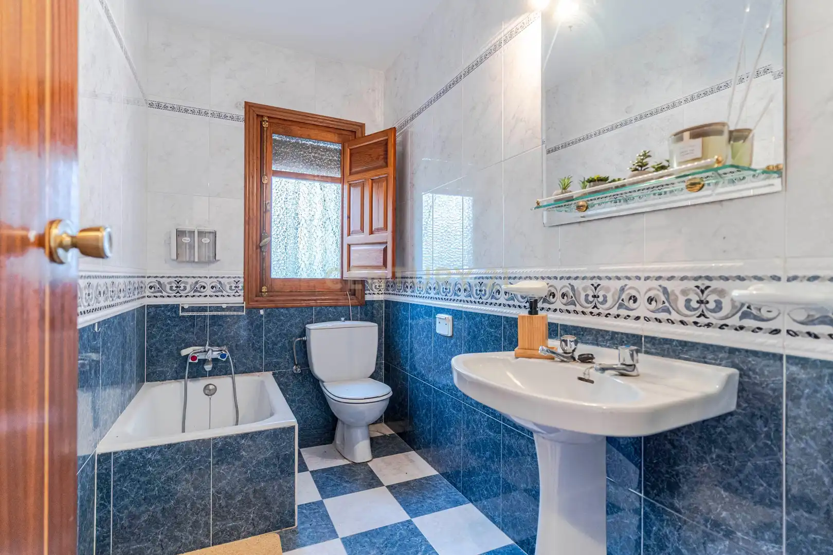 Bany de Casa o xalet en venda en Órgiva amb Aire condicionat, Jardí privat i Traster