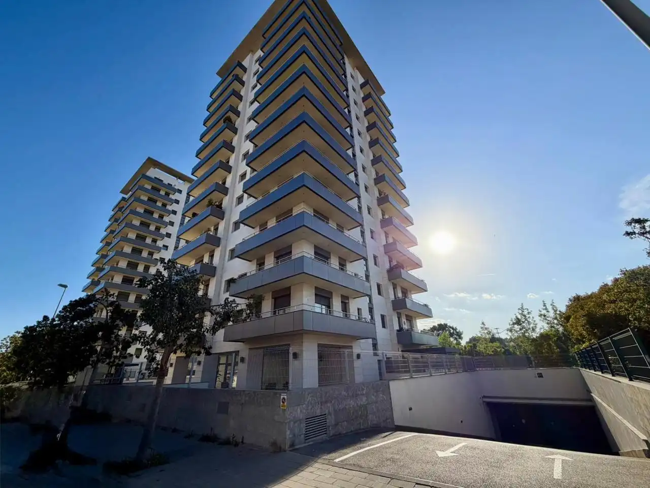 Vista exterior de Piso en venta en Montcada i Reixac con Aire acondicionado, Calefacción y Parquet