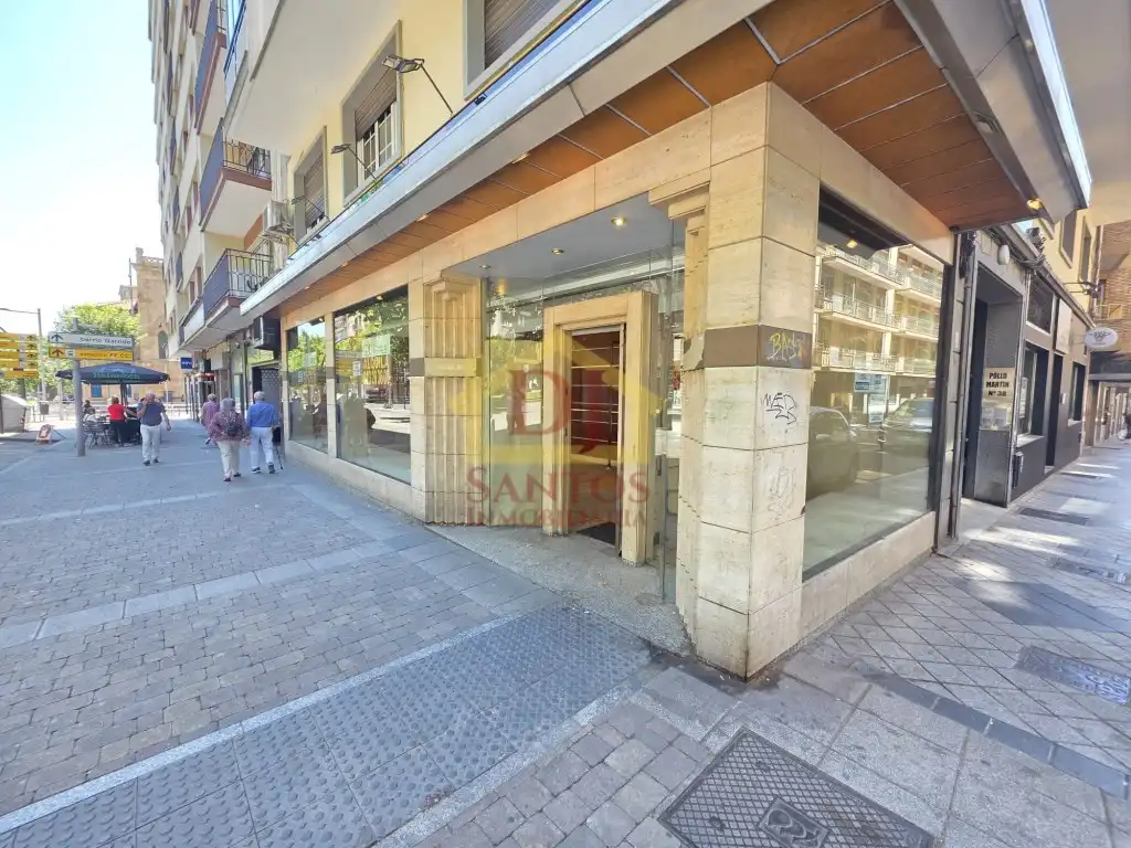 Gewerbefläche zum Verkauf in Avenida de Portugal