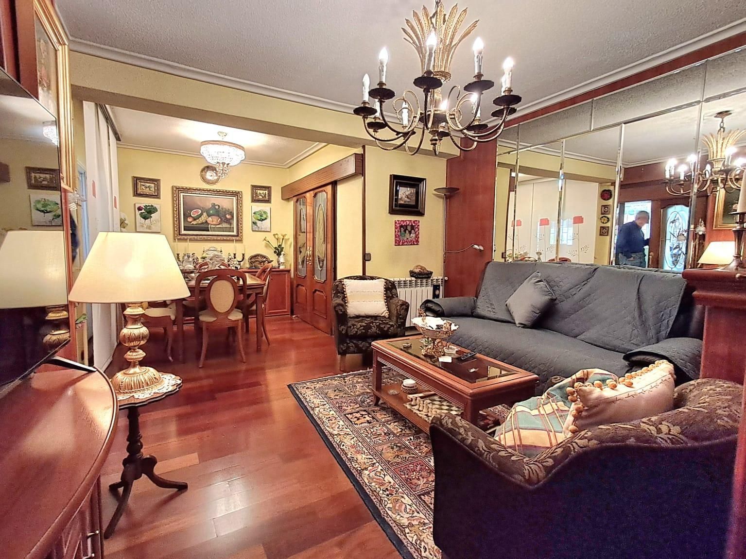 Sala d'estar de Pis en venda en  Madrid Capital amb Aire condicionat, Calefacció i Terrassa