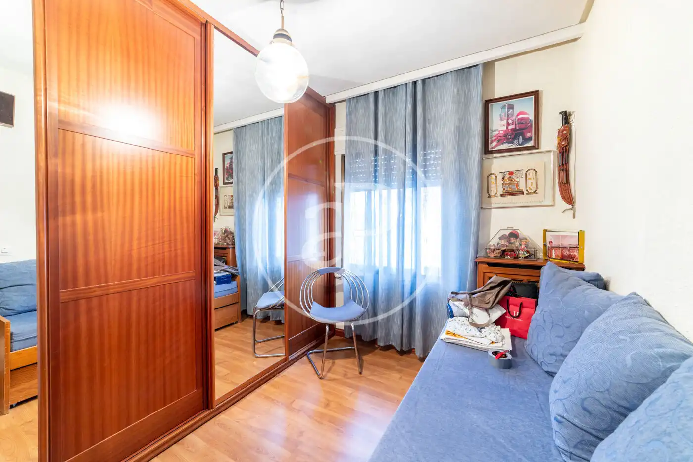 Dormitori de Casa adosada en venda en Madrid amb Aire condicionat, Calefacció i Jardí privat