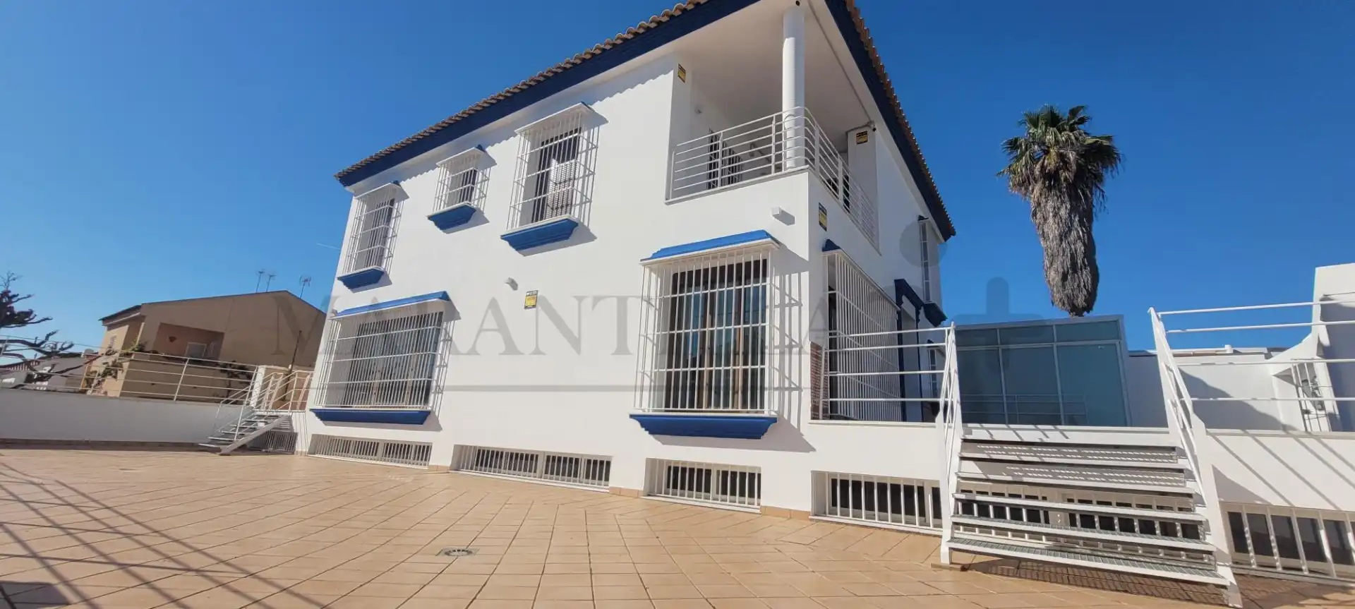 Vista exterior de Casa o chalet en venta en Islantilla con Terraza, Piscina y Alarma