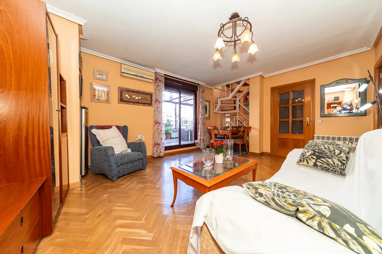 Living room of Attic for sale in Madrid  with Air Conditioner, Heating and Terrace