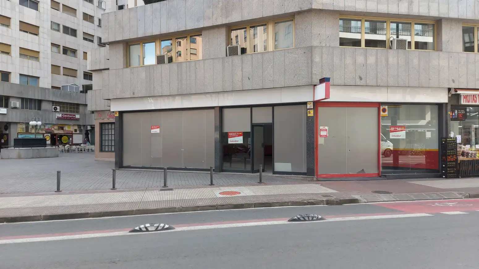 Locale commerciale in affitto a Logroño - Marques de Murrieta
