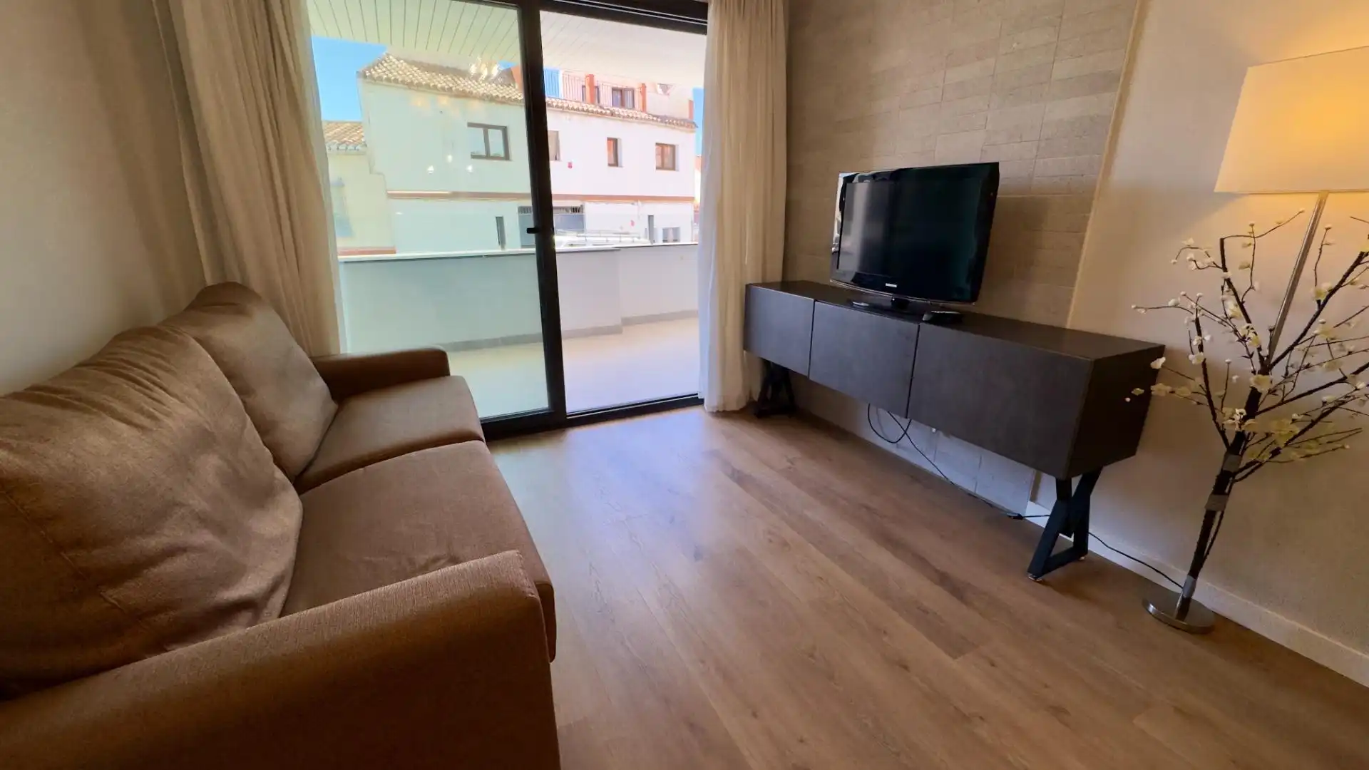 Living room of Flat for rent in Granada  with Air Conditioner, Heating and Terrace