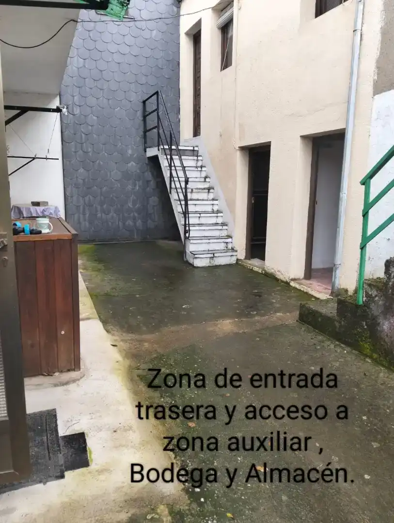 Parking de Planta baja en venta en Ponferrada con Jardín privado, Trastero y Horno