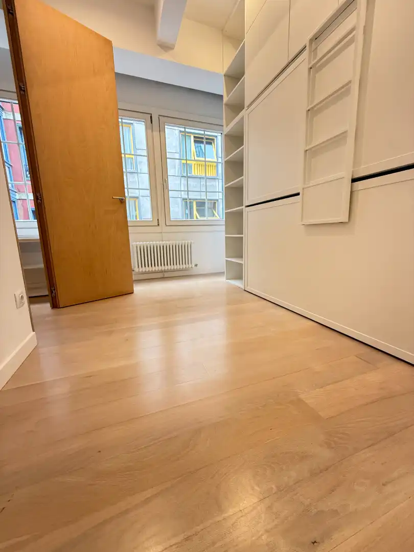 Habitación de Piso en venta en Bilbao  con Calefacción, Terraza y Amueblado