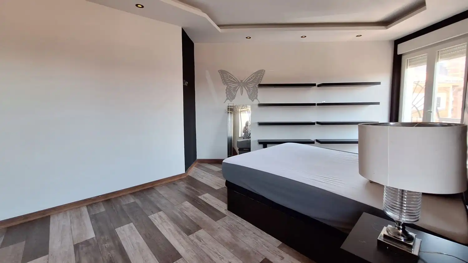 Habitación de Piso de alquiler en Oviedo  con Amueblado y Balcón