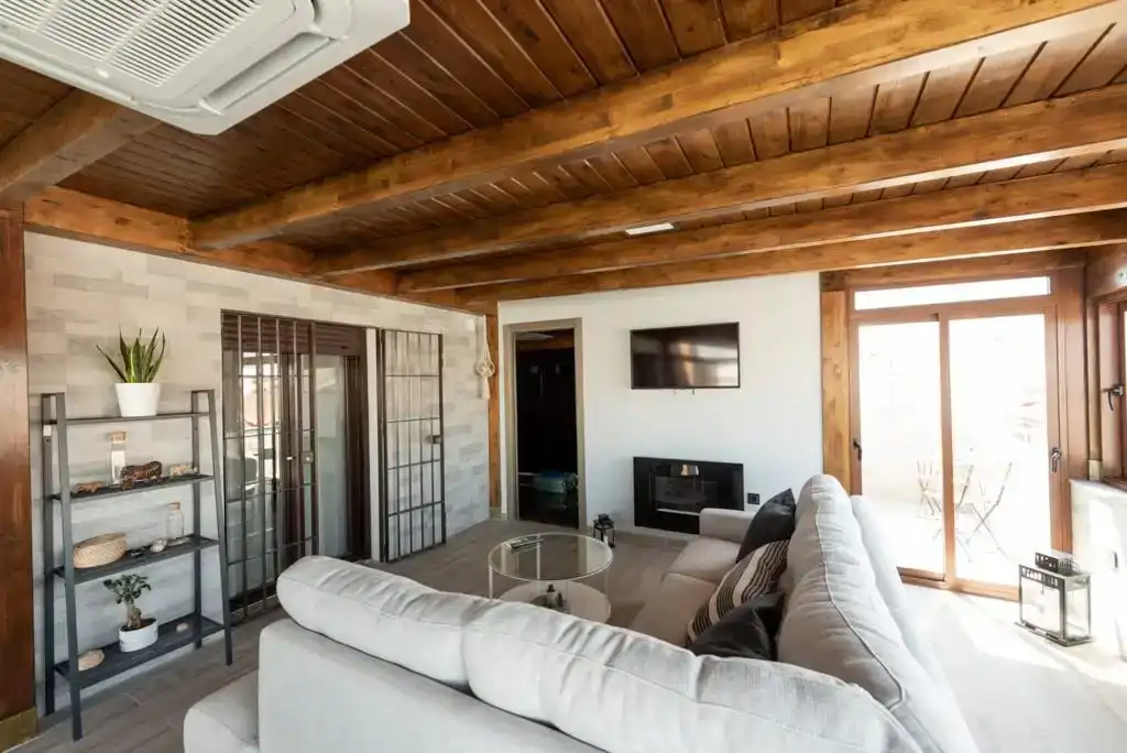 Wohnzimmer von Dachboden zur Miete in Jerez de la Frontera mit Klimaanlage und Balkon