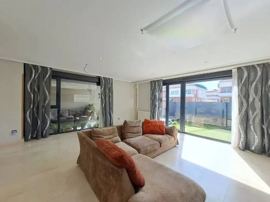 Living room of Detached homes for sale in Burgos  with Heating, Private garden and Storage room