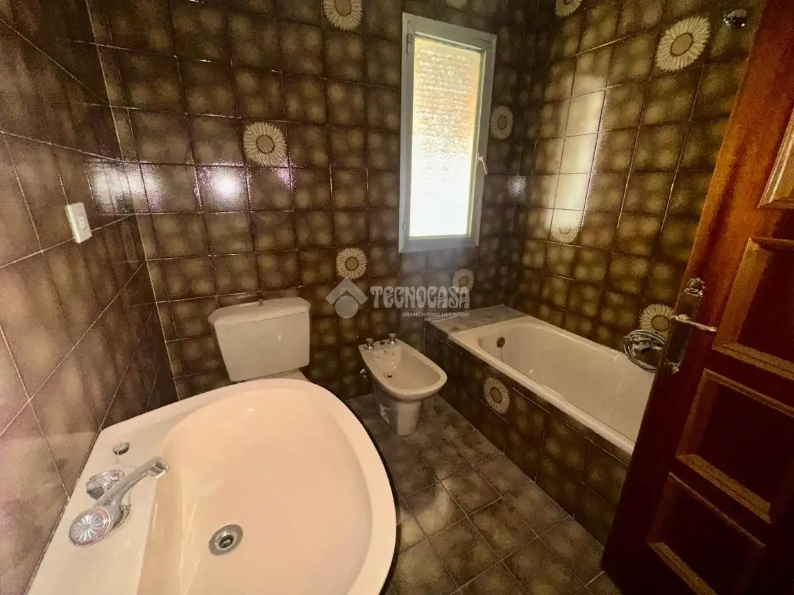 Bathroom of Flat for sale in Jódar  with Balcony