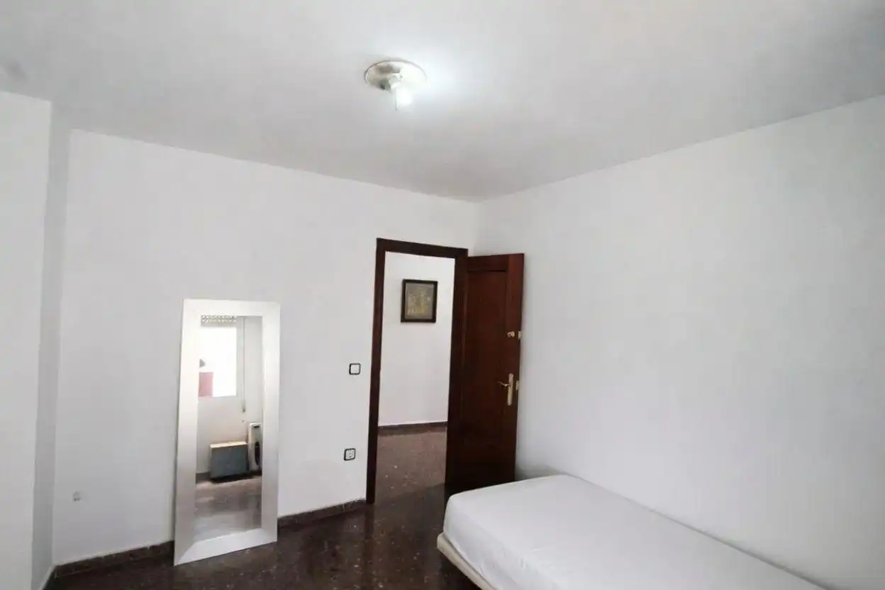 Habitación de Piso en venta en Paterna con Terraza y Balcón