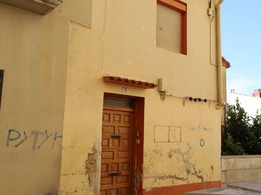 Casa amb balcó en venda a Alcañiz