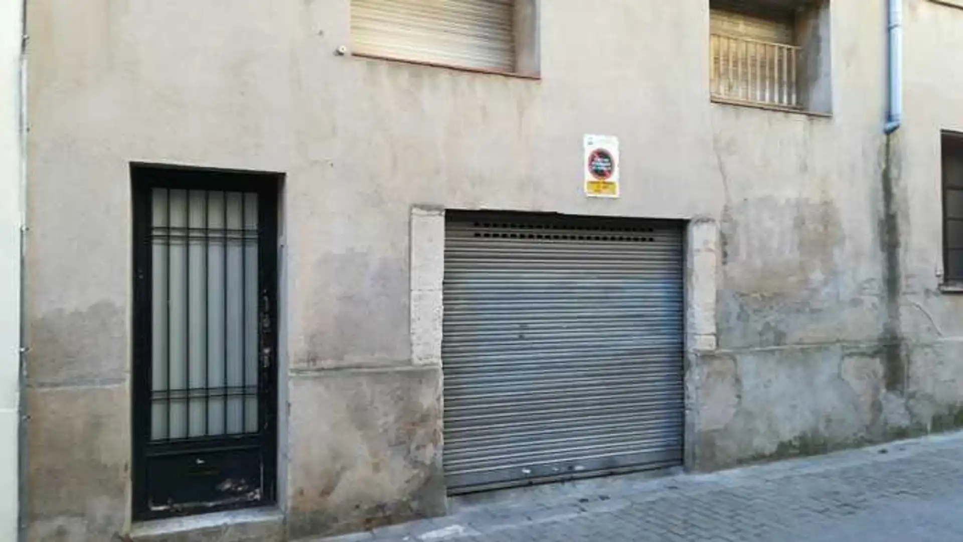 Vista exterior de Local en venta en Vilafranca del Penedès