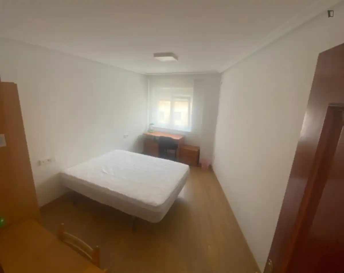 Habitación de Apartamento de alquiler en Salamanca con Amueblado, Horno y Lavadora