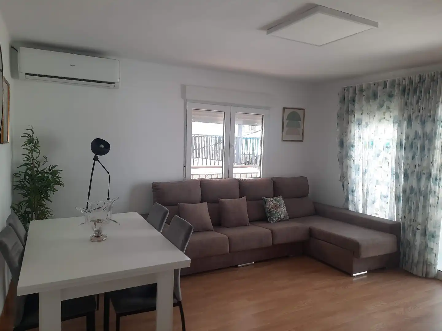 Sala d'estar de Apartament de lloguer en Salou amb Calefacció, Jardí privat i Terrassa